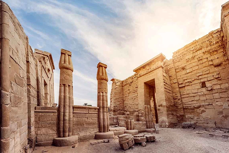 Deir El Medina & Medinet Habu Tour2