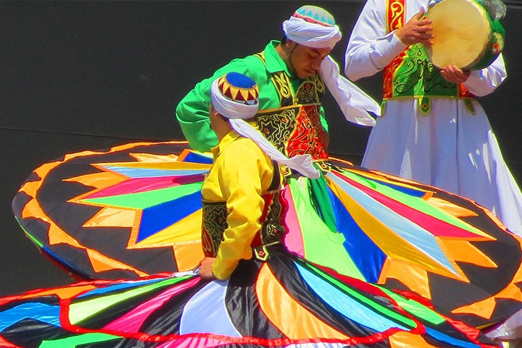 Tannoura Egyptian Heritage Danc4
